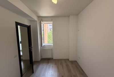 Garsonieră dublă 39mp- living + dormitor + balcon mare - Etaj 1 - 8
