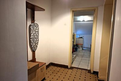 Apartament modest cu 2 camere de închiriat, la demisol - Cotroceni - comision 0% - 16