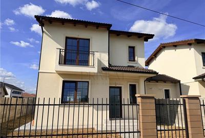 Duplex individual - toate utilitatile - zona excelenta - personalizare interioar - 1