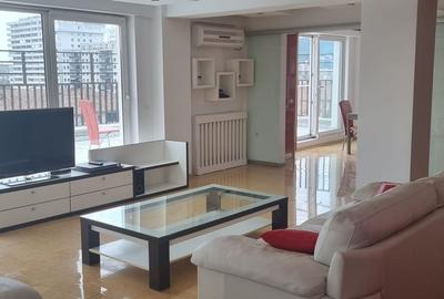 Apartament cu 3 camere decomandat în Libertății