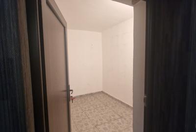 Navodari - Spatiu Comercial 250mp cu vitrina stradala-3.000euro - 8