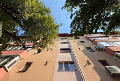 Apartament cu 3 camere semidecomandat, mobilat în Girocului