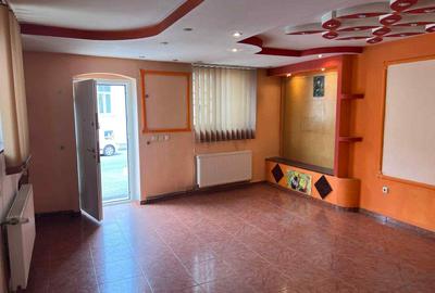 Casă cu 2 camere în Central