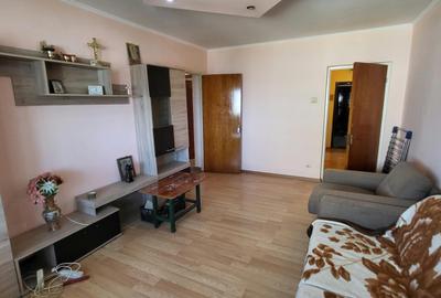 Apartament cu 3 camere circular, mobilat în Pantelimon