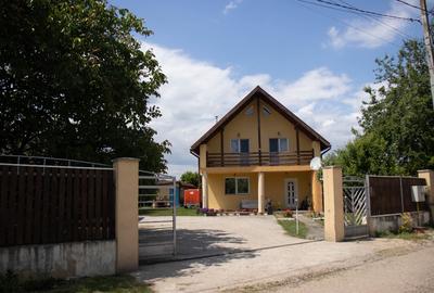 Casă individuală cu 3 camere în Coltău