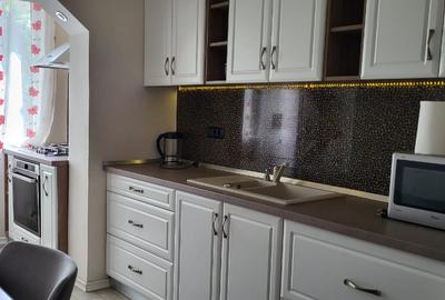 Apartament cu 2 camere decomandat, mobilat în Alfa