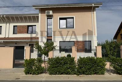 Casă individuală cu 5 camere în Dumbrăvița