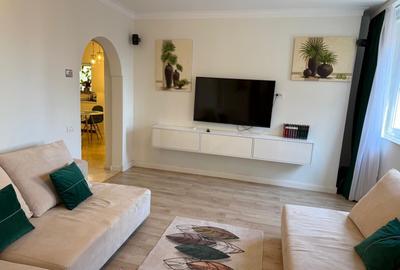 Apartament cu 2 camere decomandat, mobilat în P-ța Romană