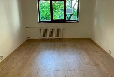 Apartament cu 2 camere decomandat în Apusului