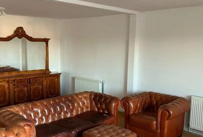 Apartament cu 3 camere decomandat, mobilat în Vitan