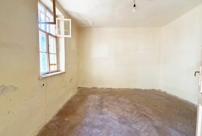 Apartament cu 1 cameră la curte – central - 2