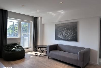 Apartament cu 3 camere semidecomandat, mobilat în 13 Septembrie