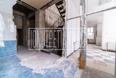 Spatiu comercial Bd Unirii Piața Alba Iulia Parter + 1etaj - 17