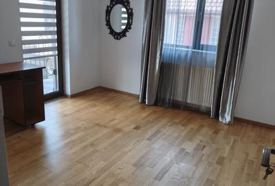 Proprietate individuală construită pentru uz propriu/Strada Safirului - 18