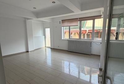 Piata Romana foarte aproape de metrou, imobil 2004, duplex etaj 4+5/5 fara lift - 1