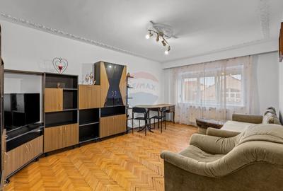 Apartament cu 3 camere decomandat în Podgoria