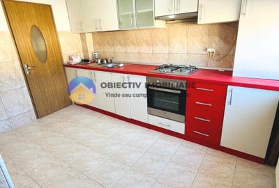 Apartament cu 3 camere decomandat în Precista