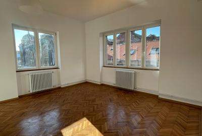 Apartament 4 camere în Piața Unirii | Clădire istorică | Str. Flor - 2