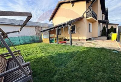 Casă / Vilă cu 4 camere de vânzare in Sanpetru - 2