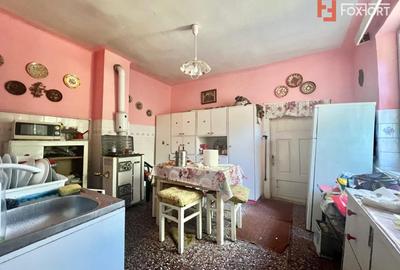 Casa de vanzare la curte comuna Zona Lunei - COMISION 0% - 12