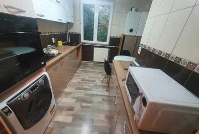 Apartament cu 4 camere decomandat, mobilat în Brâncoveanu