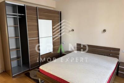 Apartament cu 3 camere semidecomandat, mobilat în Borhanci