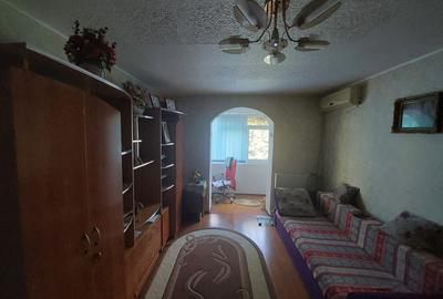 Vanzare apartament 2 camere in Titan, mobilat, utilat- 4min metrou C.Georgian - 1