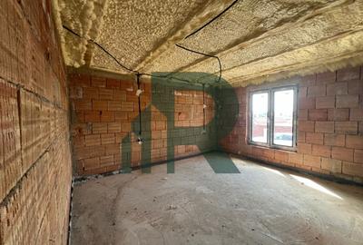 Casa individuala cu 4 camere 2 bai si terasa in Sura Mica - 11