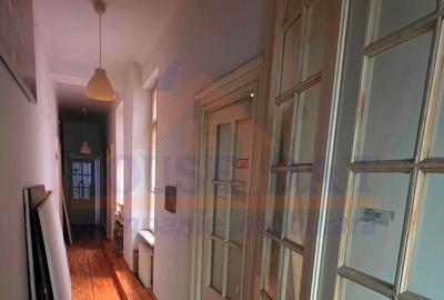 Apartament cu 5 camere decomandat în Cișmigiu