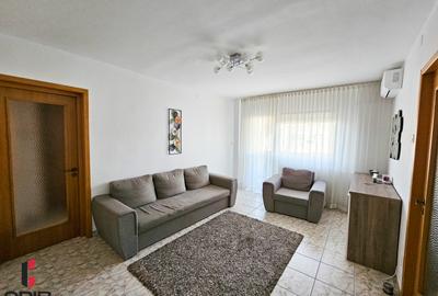 Apartament cu 3 camere semidecomandat, mobilat în Turda