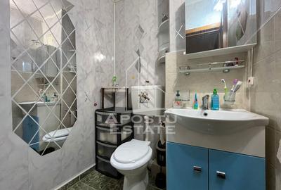Apartament cu 3 camere, decomandat, 2 bai , 2 balcoane,zona Soarelui - 10