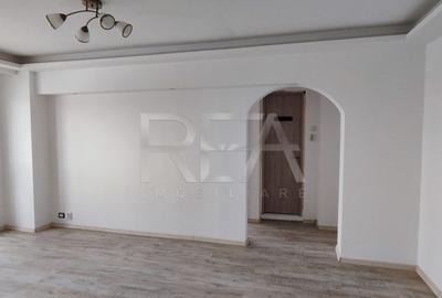 2 camere Vitan decomandat, inst. schimb., an 1983 - 1