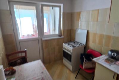 3 camere de vanzare, etajul 9, Focsani - 19