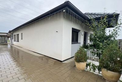 Casă individuală cu 3 camere în Est