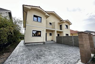 1/2 Duplex 4 dormitoare, ASFALT si Toate utilitatile