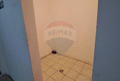 Spatiu comercial de inchiriat in zona 1 Mai - 6