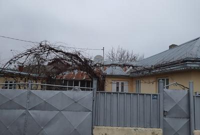 Casa la tara cu baie si apa curenta - 5