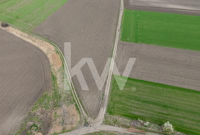 Teren agricol extravilan de 9400 mp, în Periferie