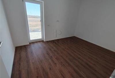 Apartament cu 2 camere semidecomandat în Moșnița Nouă