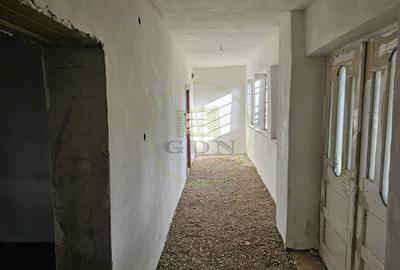 Casa de vacanta semifinisata + 1600 mp teren - 3