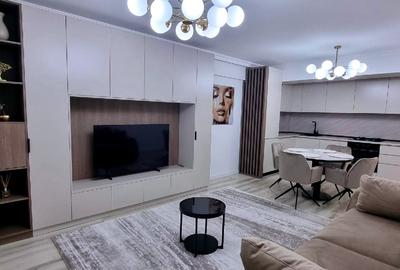 Apartament cu 2 camere decomandat, mobilat în Central