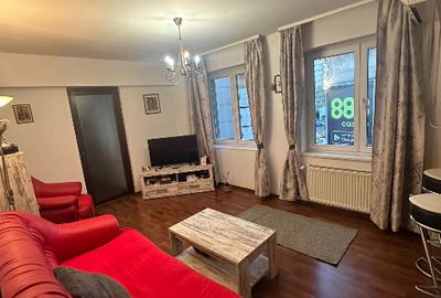 Apartament cu 2 camere semidecomandat, mobilat în Universitate