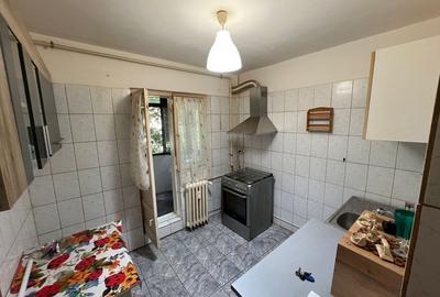 Apartament 3 camere Decomandat, etaj 1/4 | Zona Apusului-An1981 - 2