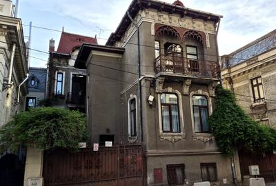 Casă individuală cu 8 camere în Armeneasca