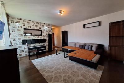 Apartament cu 3 camere semidecomandat, mobilat în Florești