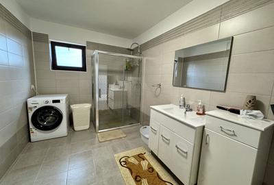 Casă Spațioasă de Vânzare în Ghimbav | Două Apartamente | Teren 579 mp - 22