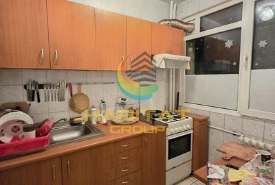 Garsonieră semidecomandată în Apărătorii Patriei