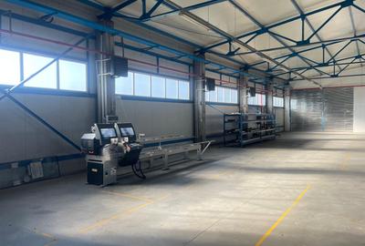 Spațiu industrial, 1019 mp în Exterior Vest