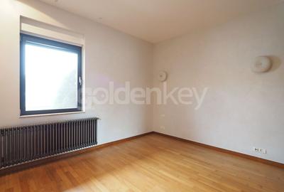 Apartament penthouse cu 4 camere | 2 garaje | spatii generoase - 12