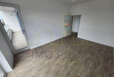 3 Camere. Bloc nou. 2 Bai. Decomandat. Etaj 2. - 4